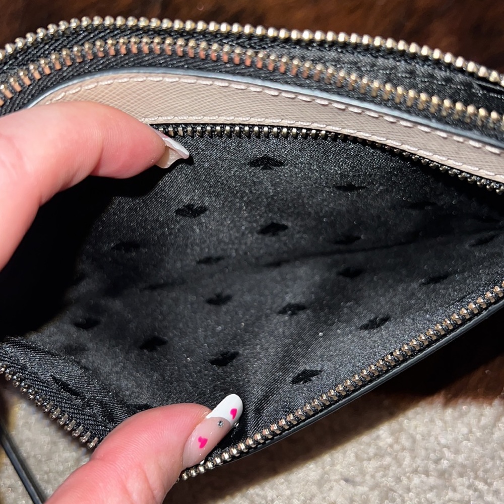 Kate Spade Wristlet - Picture 4 of 4